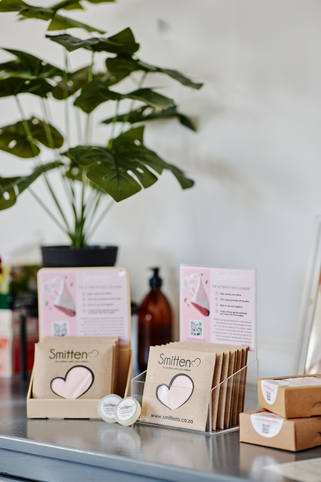 Smitten sachet counter display in a salon